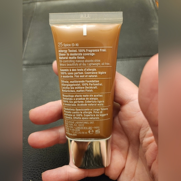 Clinique Stay-Matte Oil-Free Makeup Foundation In 25 Spice - Picture 7 of 8